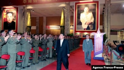 김정은 북한 국무위원장이 11일 열린 국방발전전람회 '자위-2021' 행사에 참석했다.