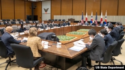 17일 워싱턴 국무부 청사에서 웬디 셔먼 미국 국무부 부장관과 최종건 한국 외교부 제1차관, 모리 다케오 일본 외무성 사무차관이 참석한 미한일 3자회담이 열렸다.