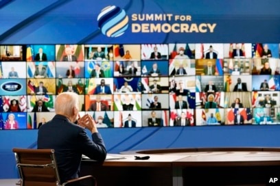 조 바이든 미국 대통령이 9일 워싱턴 국무부 건물에서 민주주의 정상회의를 개최했다.