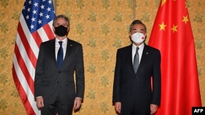 토니 블링컨 미국 국무장관(왼쪽)과 왕이 중국 외교부장이 지난해 10월 G20 정상회의가 열린 이탈리아 로마에서 회담했다.