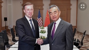 제이크 설리번 국가안보보좌관(왼쪽)과 왕이 중국 외교부장. (자료사진)